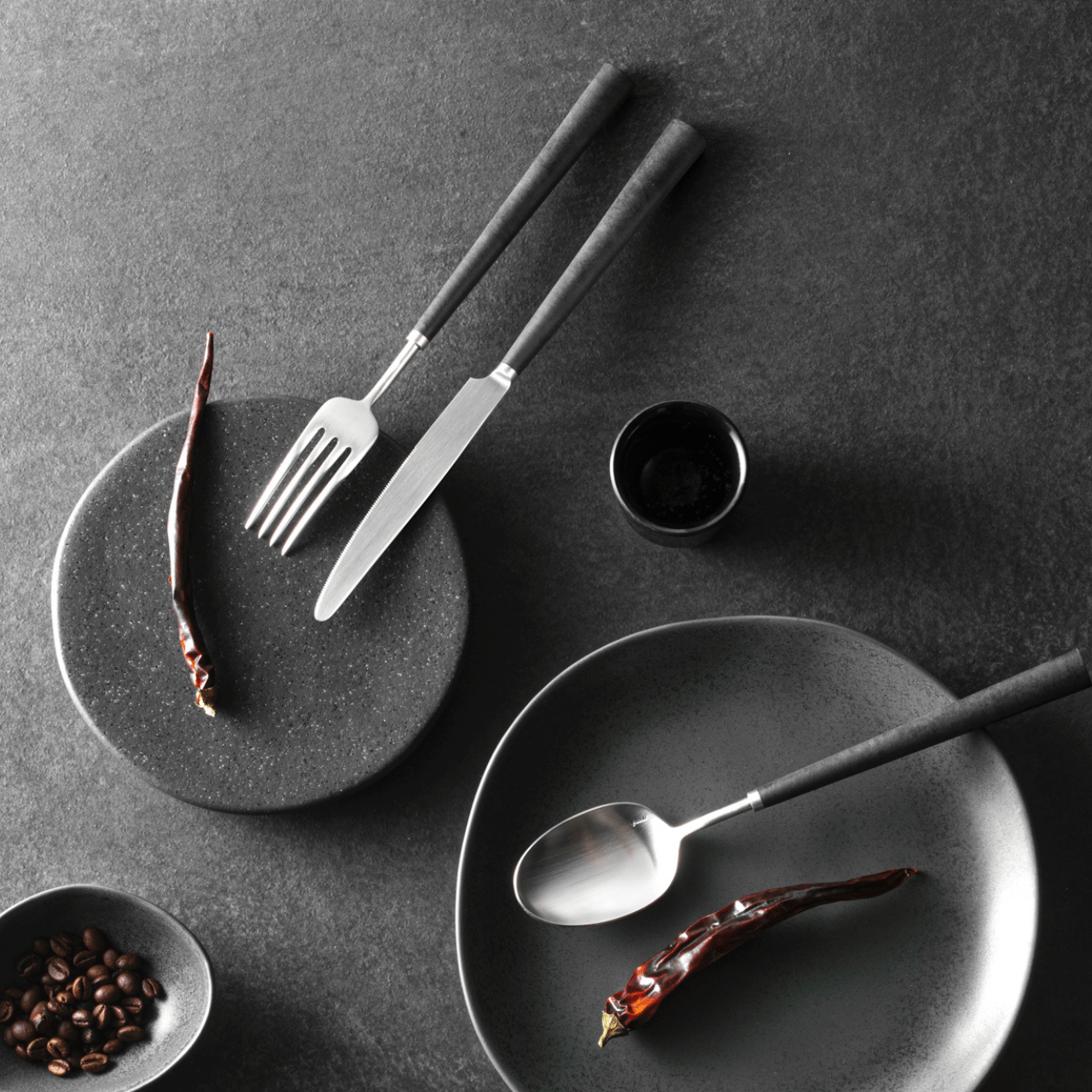 Couverts YUME en inox 18/10 – Minimalisme sensuel & finitions brossées d’exception - BELO INOX - La Maison MilanaiseYUME - 2Brossé75 Pièces