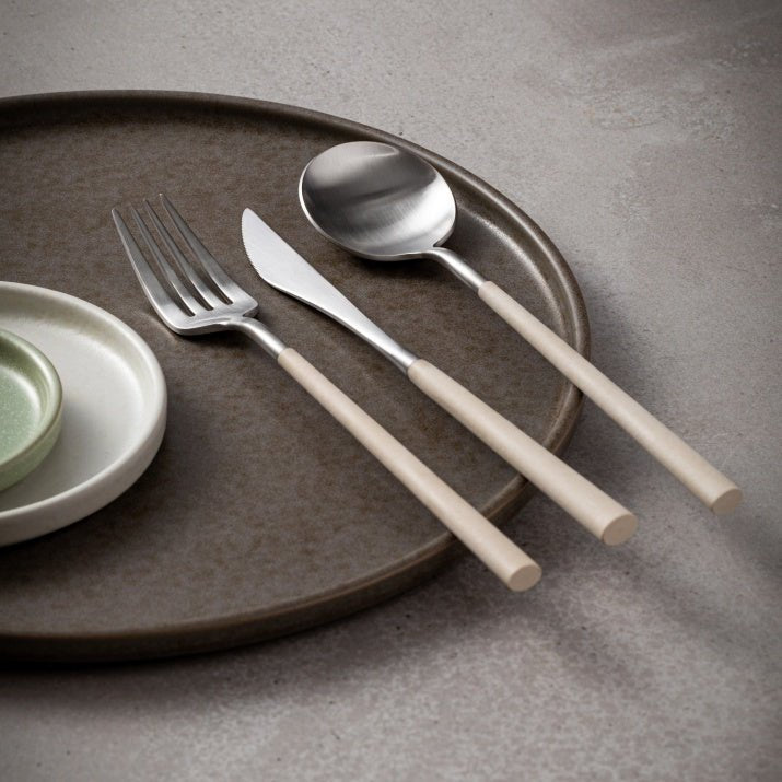 Ensemble couverts 24 pièces en inox Mito, Bois brut - COSTA NOVA - La Maison MilanaiseC20670MITO