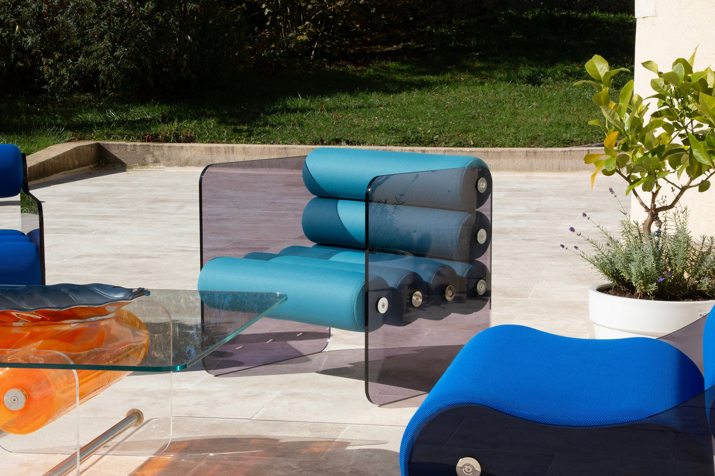 Fauteuil en altuglas et boudin en mousse alvéolaire MW01 - KUUMO DESIGN - La Maison MilanaiseMW01KUUMO - 5Bleu Clair