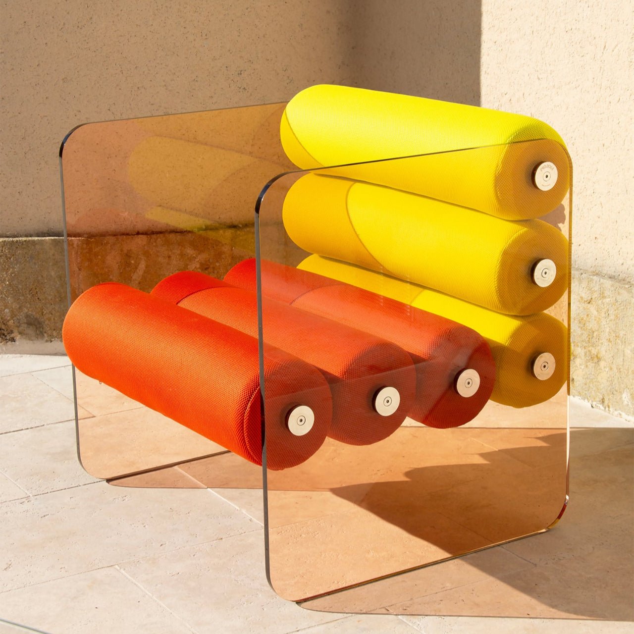Fauteuil en altuglas et boudin en mousse alvéolaire MW01 - KUUMO DESIGN - La Maison MilanaiseMW01KUUMO - 4Jaune et Orange