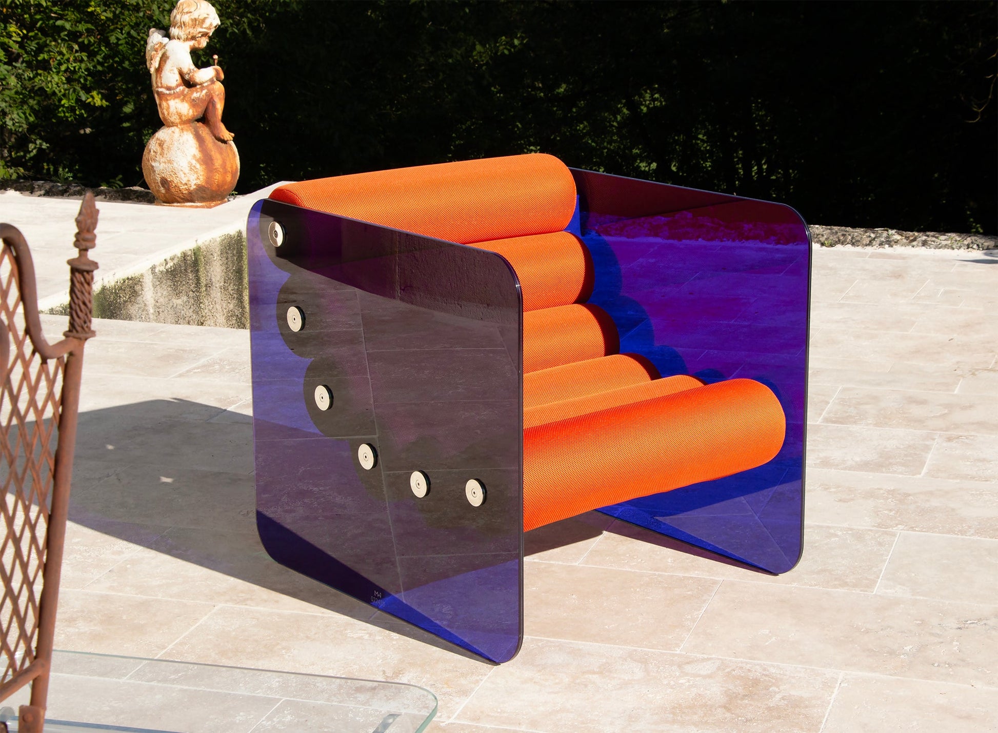 Fauteuil en verre violet et assise runner orange MW02 POP - KUUMO DESIGN - La Maison MilanaiseMW02AG126 - MRO034