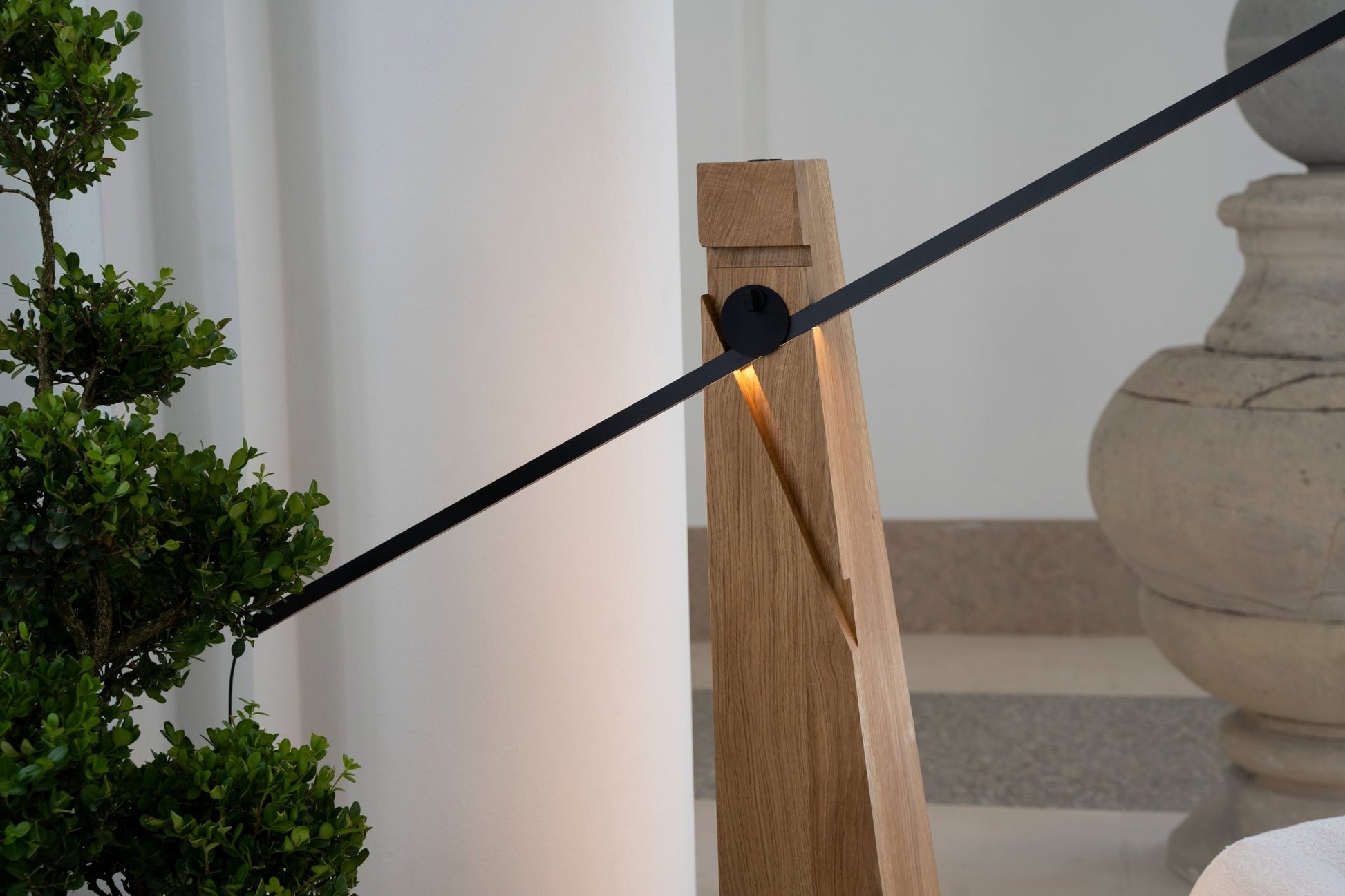 Lampadaire en noyer Astolfo - LUMEN CENTER - La Maison MilanaiseAST11LN