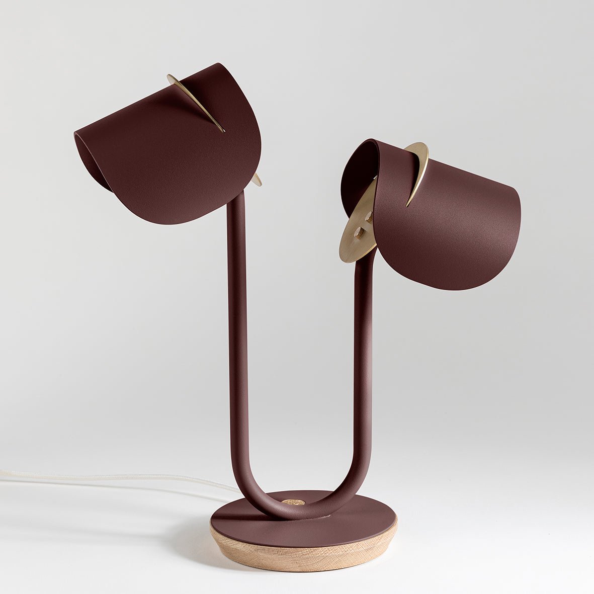 Lampe à poser Artisanat français & matériaux recyclés Pistil - JURIE & JARRE - La Maison MilanaisePILA05CLBLRouge MarsalaChêne clair recycléBlanc
