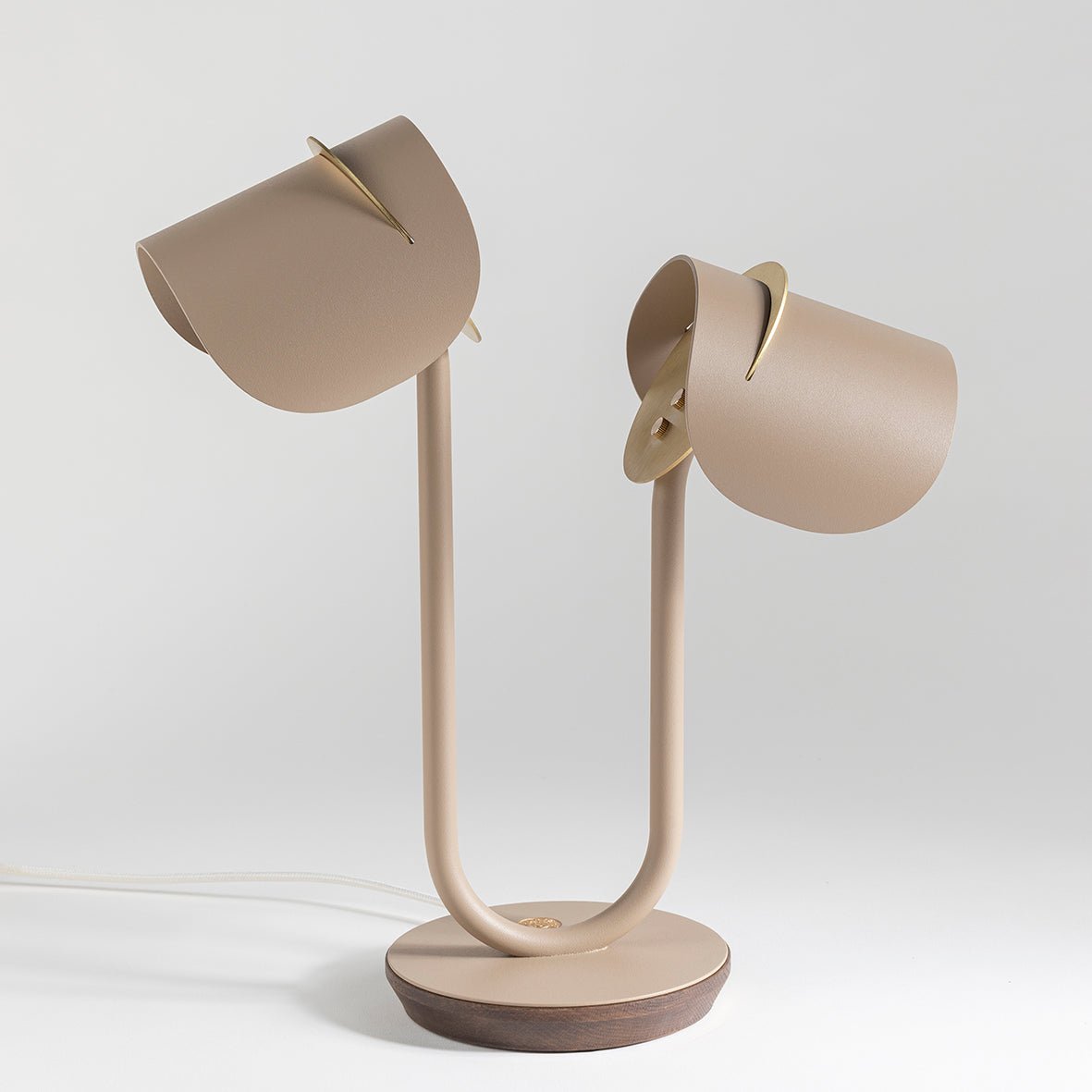 Lampe à poser Artisanat français & matériaux recyclés Pistil - JURIE & JARRE - La Maison MilanaisePILA01FOBLBeige LinChêne foncé recycléBlanc