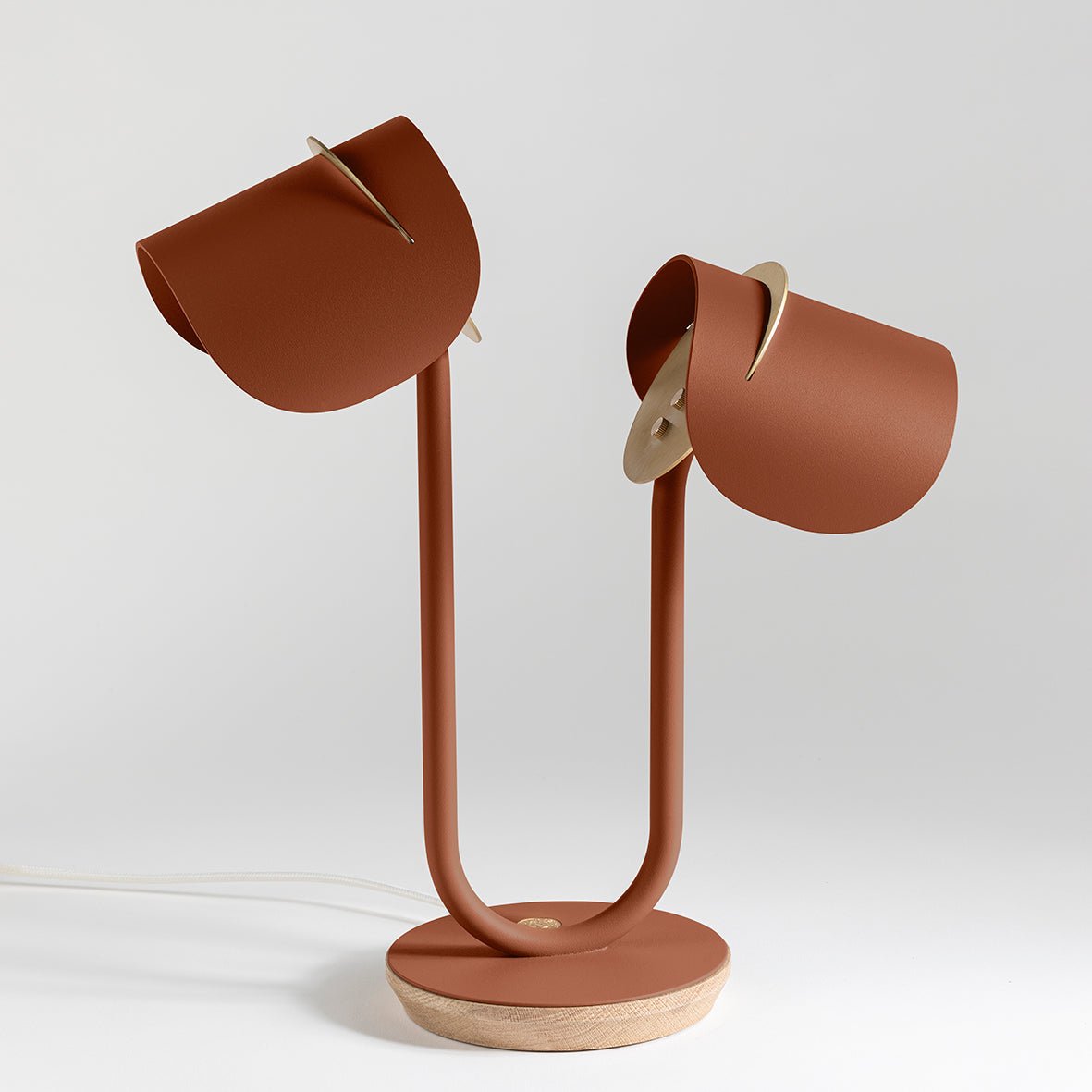Lampe à poser Artisanat français & matériaux recyclés Pistil - JURIE & JARRE - La Maison MilanaisePILA04CLBLOrange Terre CuiteChêne clair recycléBlanc