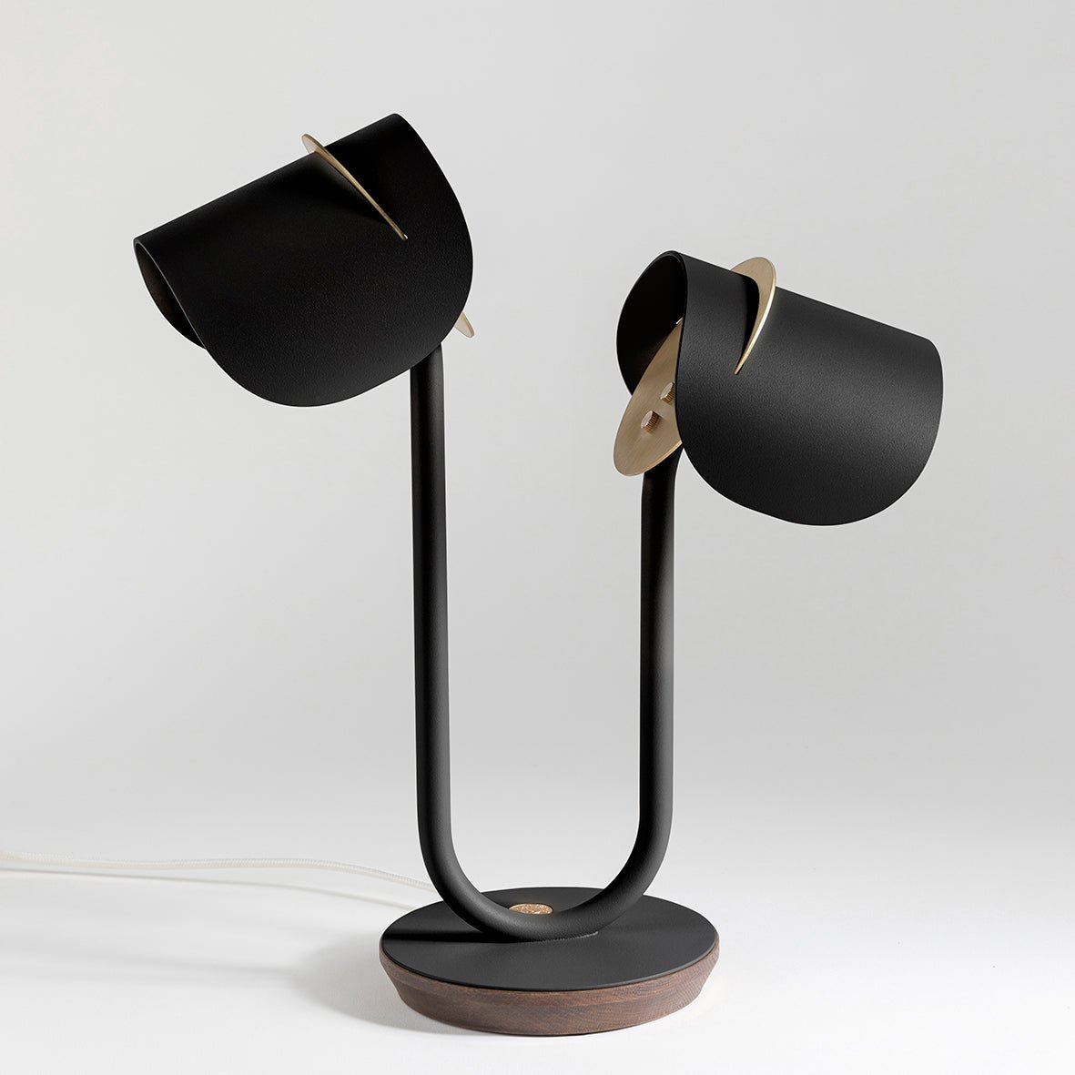 Lampe à poser Artisanat français & matériaux recyclés Pistil - JURIE & JARRE - La Maison MilanaisePILA10FOBLNoir EbèneChêne foncé recycléBlanc