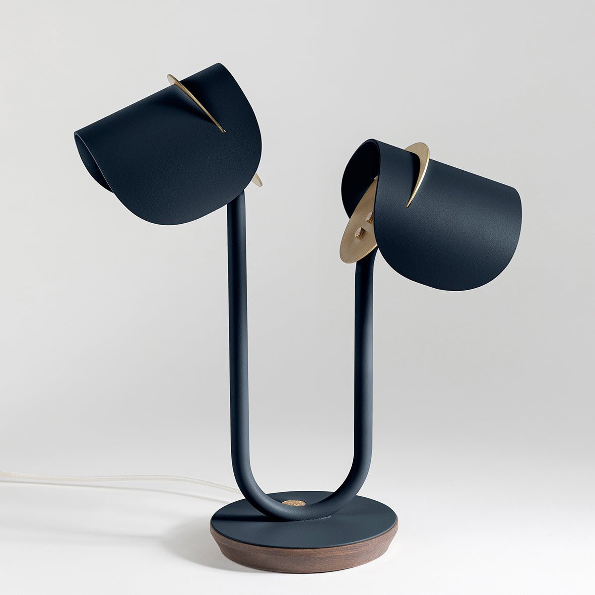 Lampe à poser Artisanat français & matériaux recyclés Pistil - JURIE & JARRE - La Maison MilanaisePILA09FOBLBleu CrépusculeChêne foncé recycléBlanc