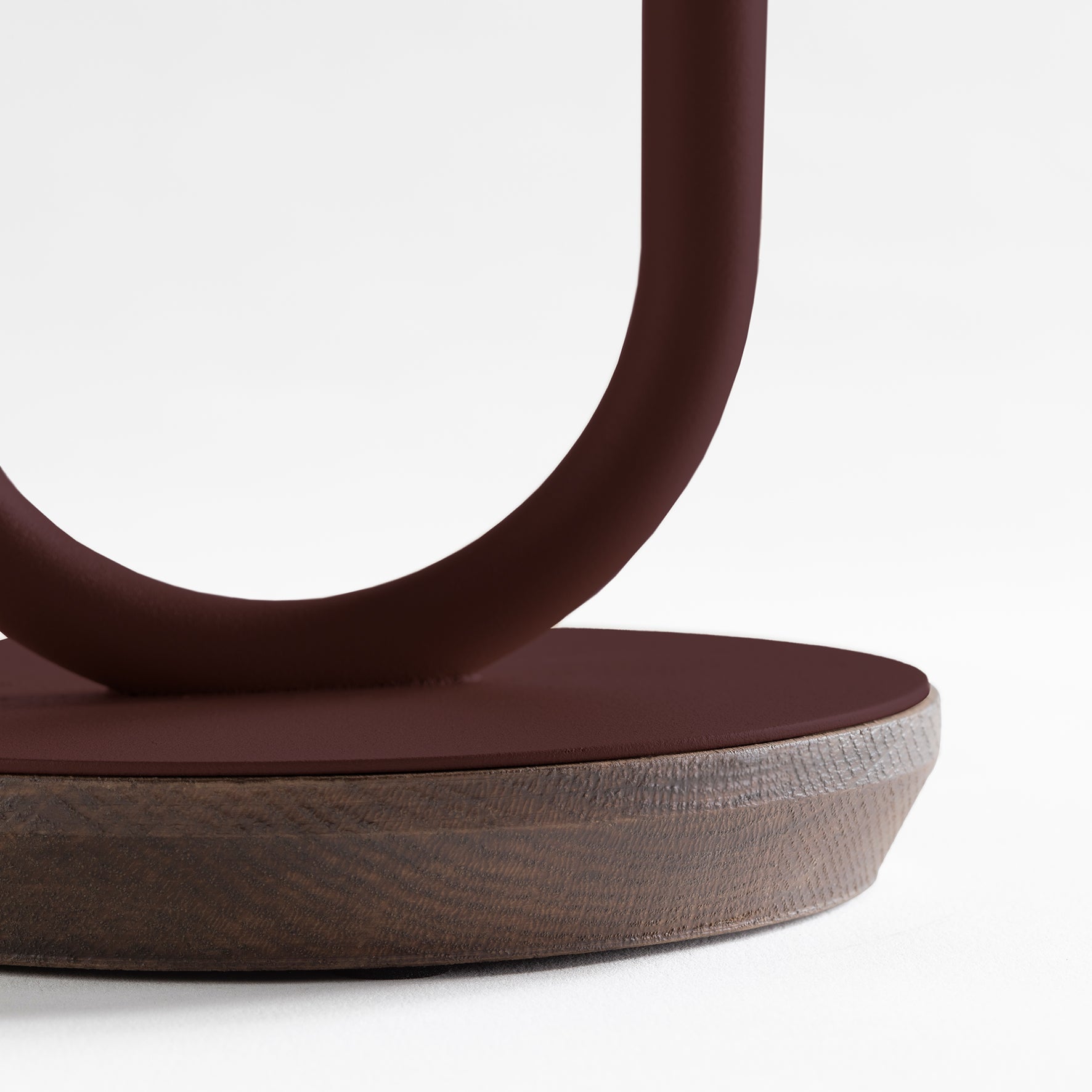 Lampe à poser Artisanat français & matériaux recyclés Pistil - JURIE & JARRE - La Maison MilanaisePILA06FONOBlanc AlbâtreChêne foncé recycléNoir