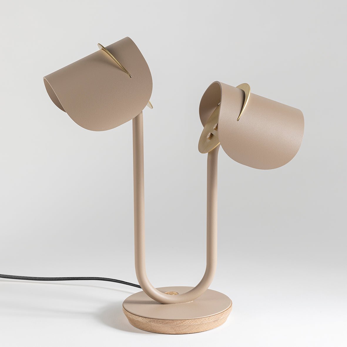 Lampe à poser Artisanat français & matériaux recyclés Pistil - JURIE & JARRE - La Maison MilanaisePILA01CLNOBeige LinChêne clair recycléNoir