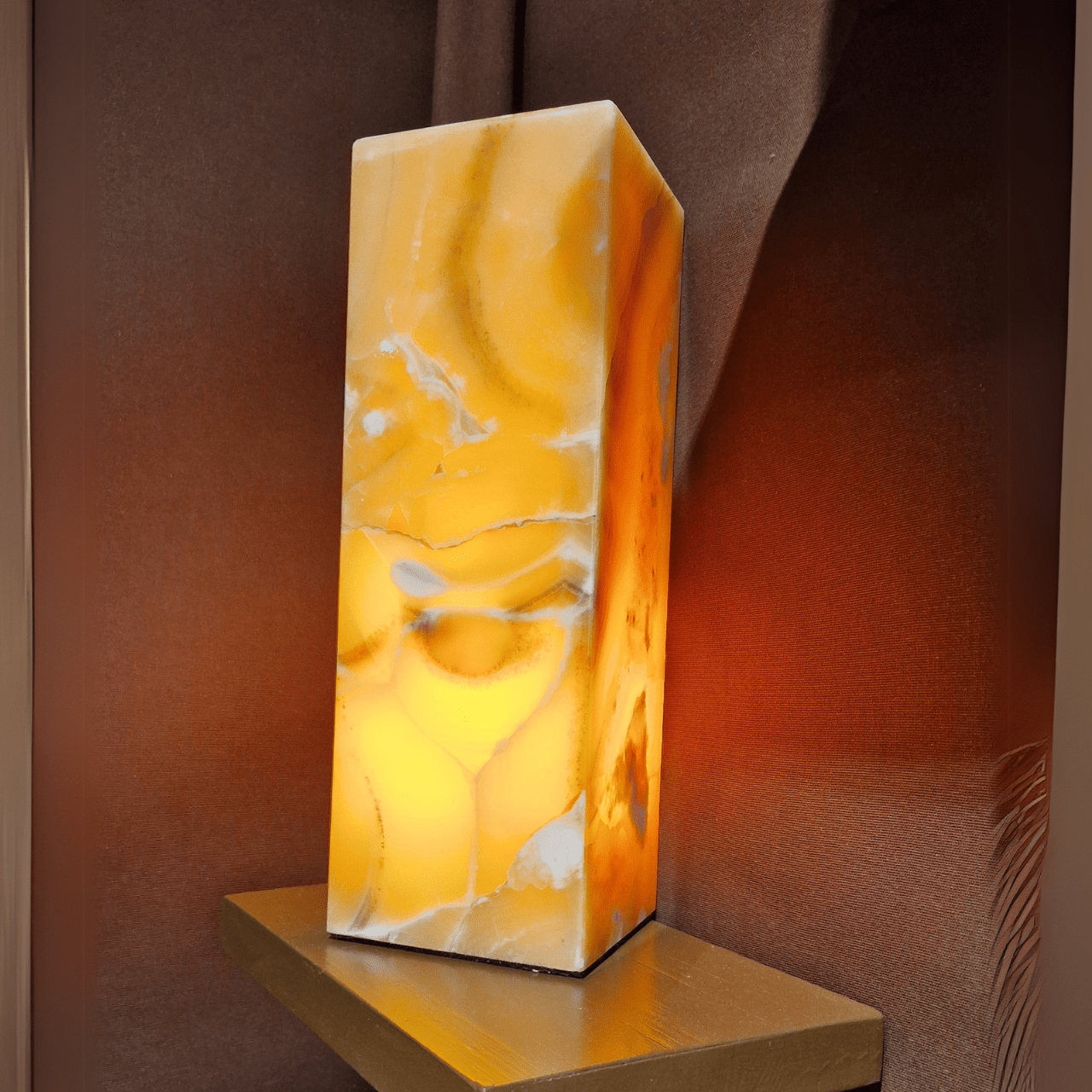 Lampe à poser colonne en onyx Divinia - MANIFESTE - La Maison MilanaiseLAMPEAPOSERONYX - 1Onyx Orange