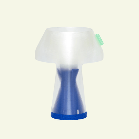 Lampe à poser en bioplastique bleu et blanc Originale.gcode - PRESQUE STUDIO - La Maison Milanaiseoriginalgcodebleu - 1Originale Ø21cmxH27cmBlanc Chaud