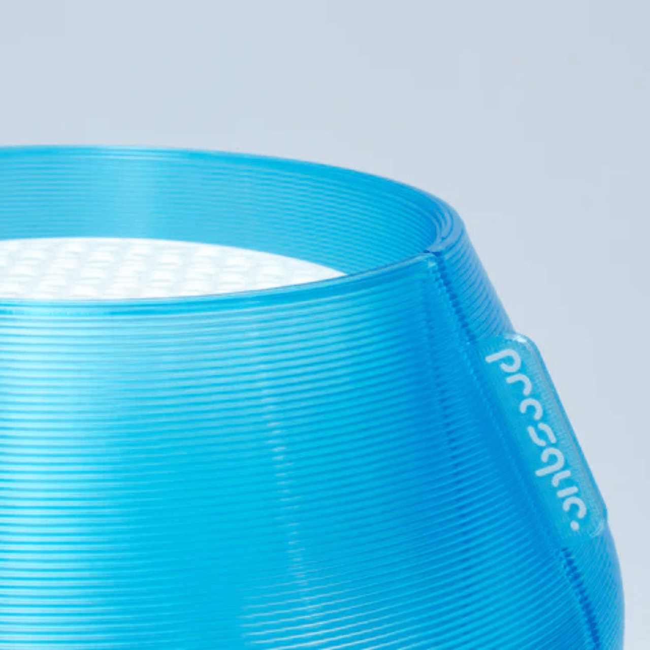 Lampe à poser en bioplastique bleu Originale.gcode - PRESQUE STUDIO - La Maison Milanaiseoriginalgcodemonobleu - 1Originale Ø21cmxH27cmBlanc Chaud