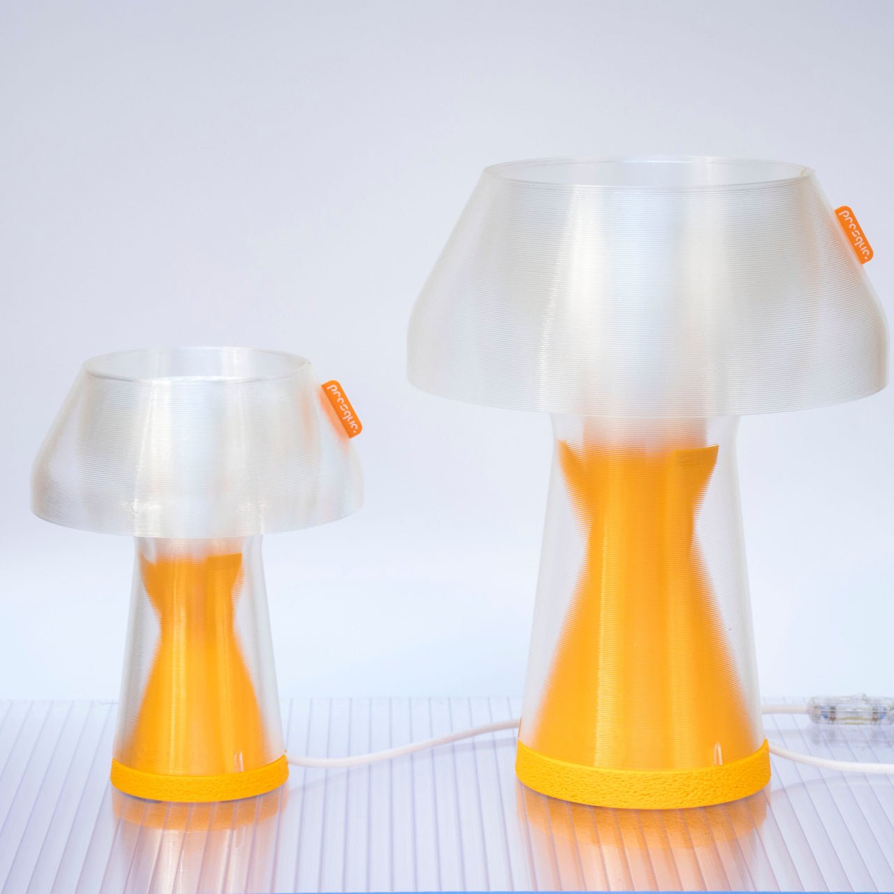 Lampe à poser en bioplastique jaune et blanc Originale.gcode - PRESQUE STUDIO - La Maison MilanaiseBIGBlanc Chaud