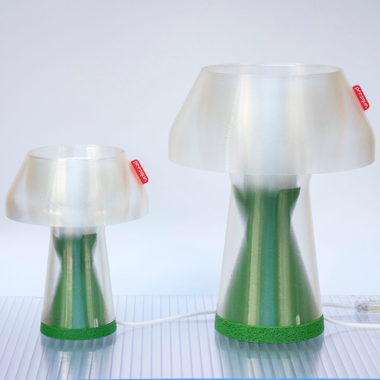 Lampe à poser en bioplastique vert et blanc Originale.gcode - PRESQUE STUDIO - La Maison MilanaiseBIGBlanc Chaud