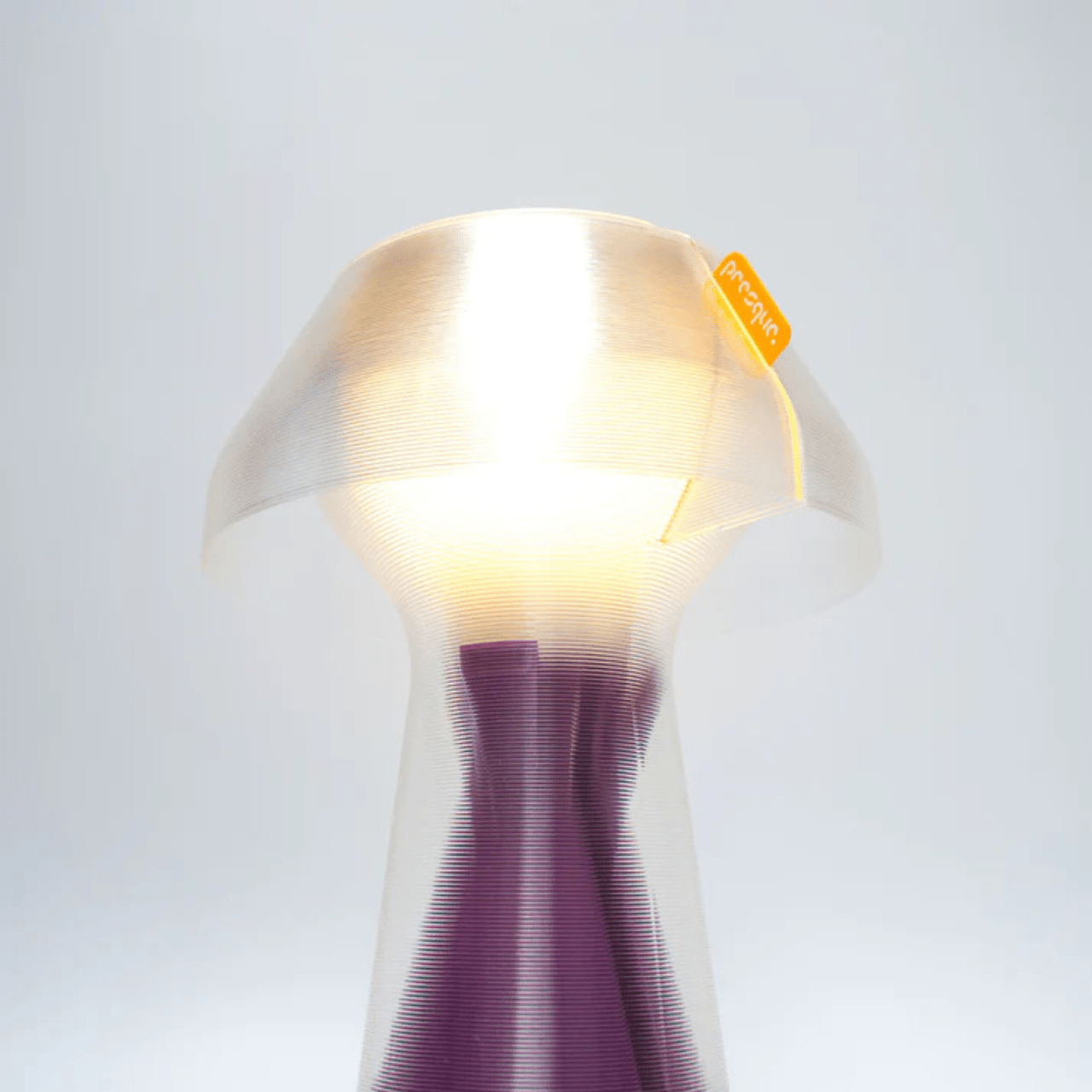 Lampe à poser en bioplastique violet et blanc Originale.gcode - PRESQUE STUDIO - La Maison Milanaiseoriginalgcodeviolet - 1Blanc ChaudOriginale Ø21cmxH27cm