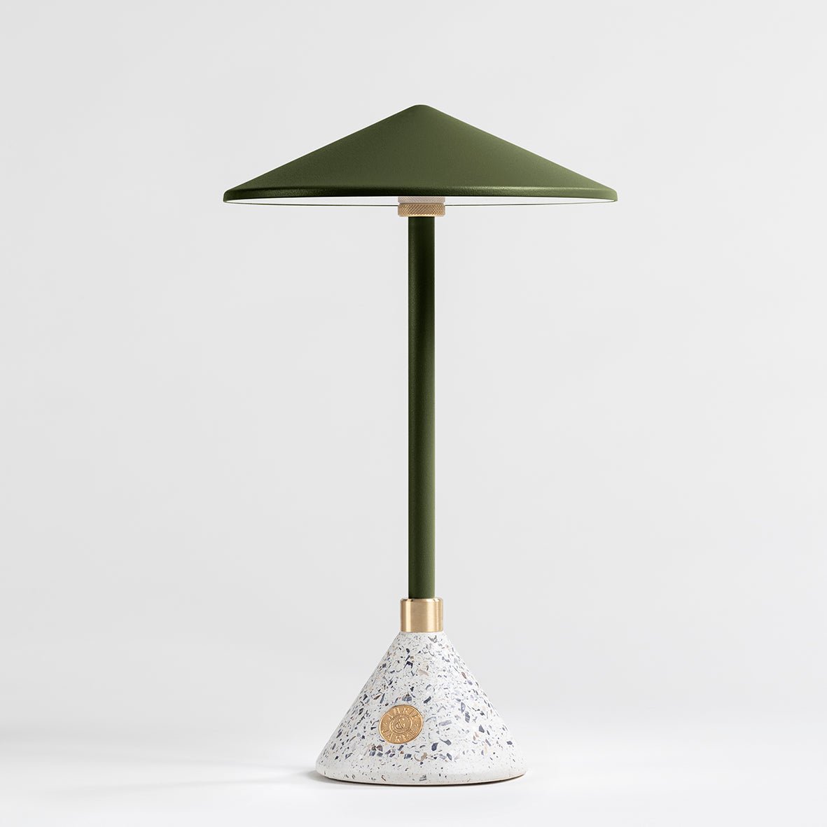 Lampe Baladeuse design et artisanale made in France Aurore - JURIE & JARRE - La Maison MilanaiseAUBA07MEVert OliveMELO - coquilles de moules recyclées