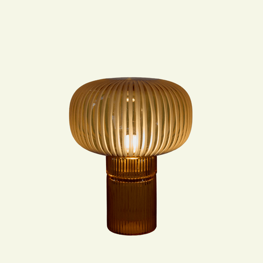 Lampe Nina en cristal ambre soufflé et gravé à la main - STUDIO BOJOLA - La Maison MilanaiseNINAG