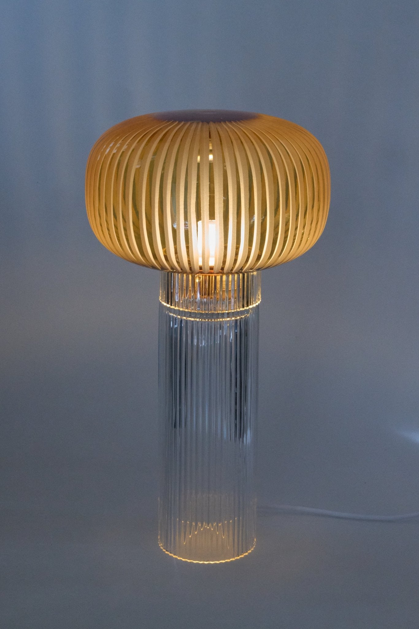 Lampe Onna élégance sculpturale en cristal soufflé - STUDIO BOJOLA - La Maison MilanaiseONNAG