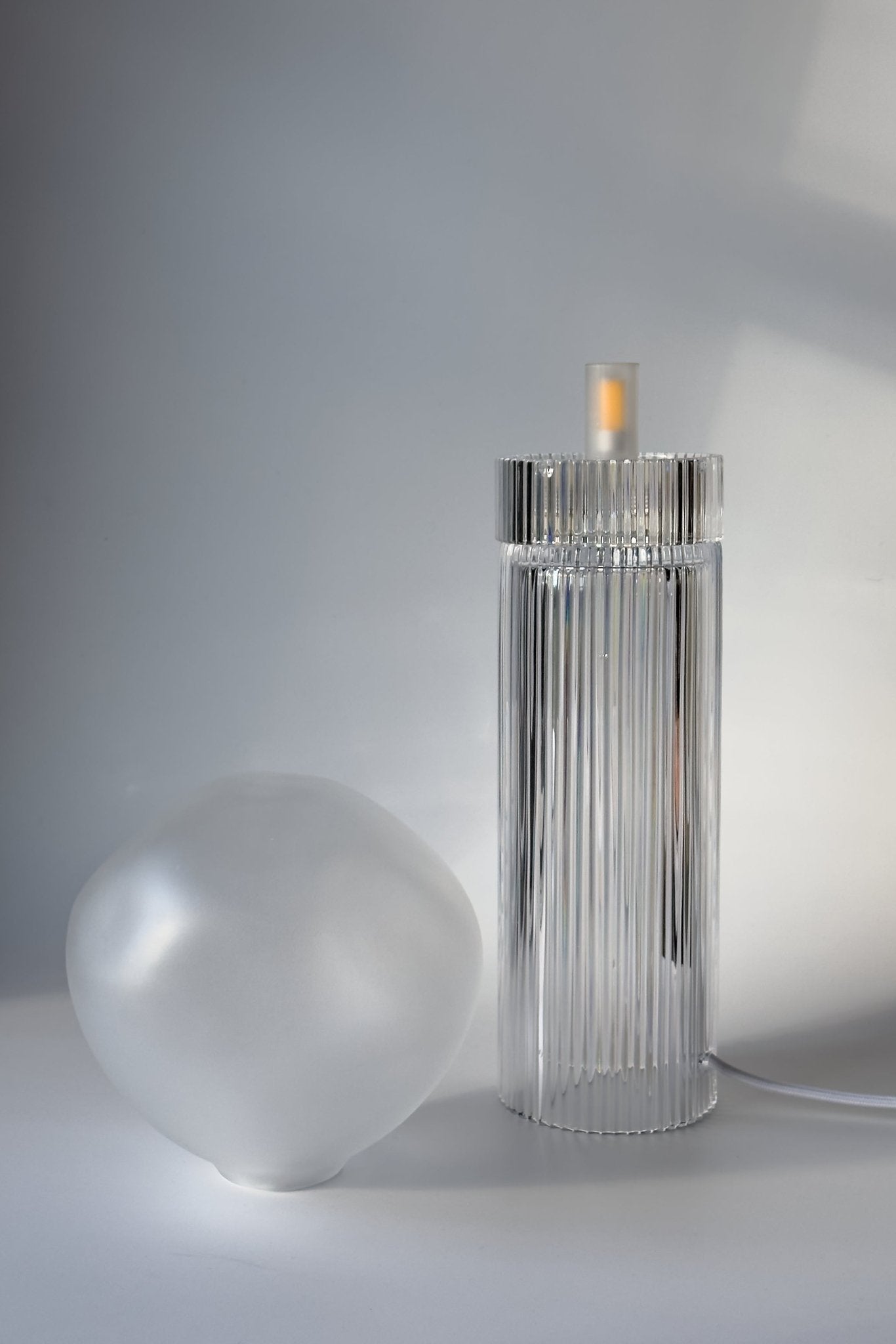 Lampe Onna Nuvola en cristal soufflé et gravé à la main - STUDIO BOJOLA - La Maison MilanaiseONNANUVOLAMATBlanc et Blanc Mat