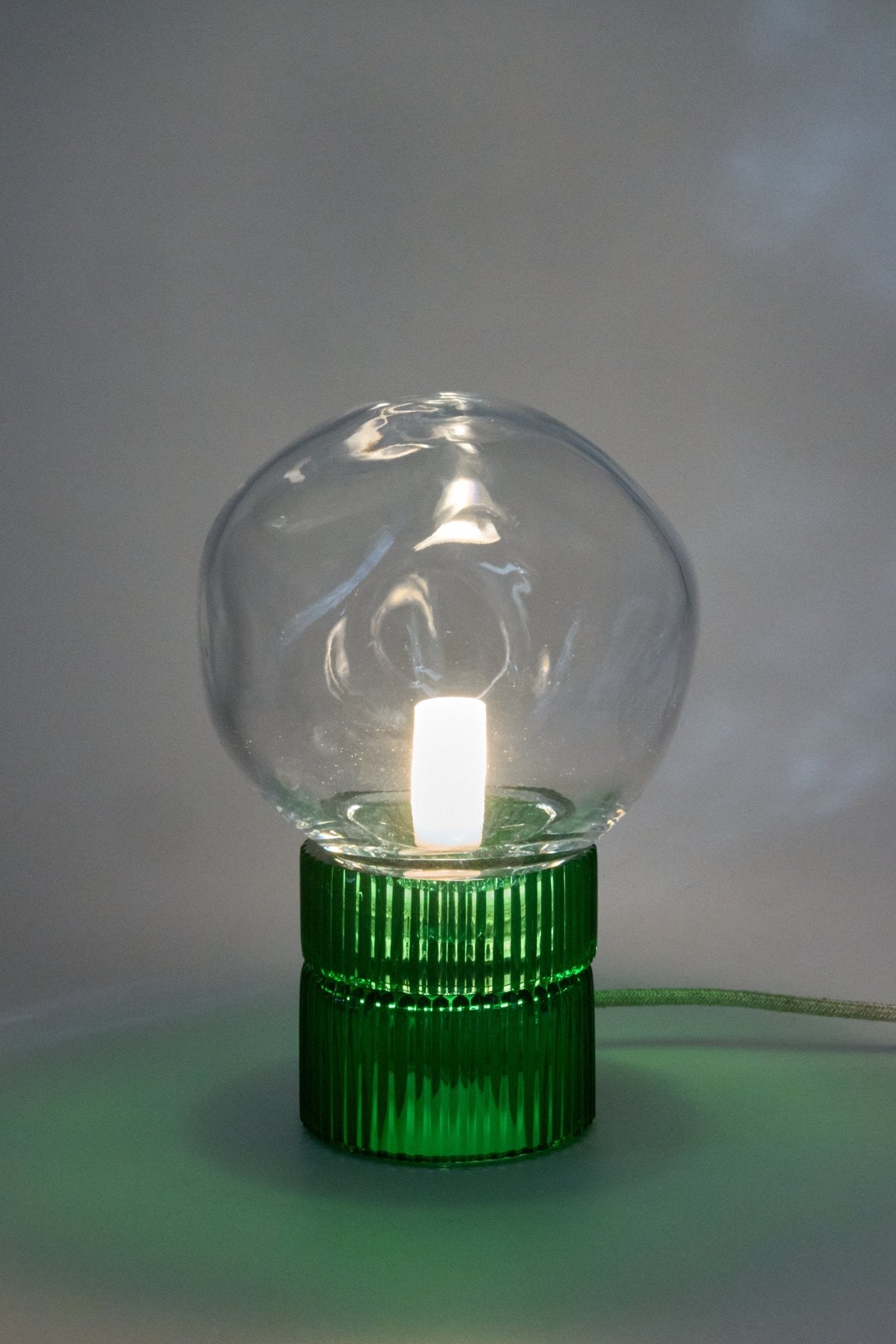 Lampe Tello en cristal soufflé et gravé à la main - STUDIO BOJOLA - La Maison MilanaiseTELLON - 3Vert et Blanc