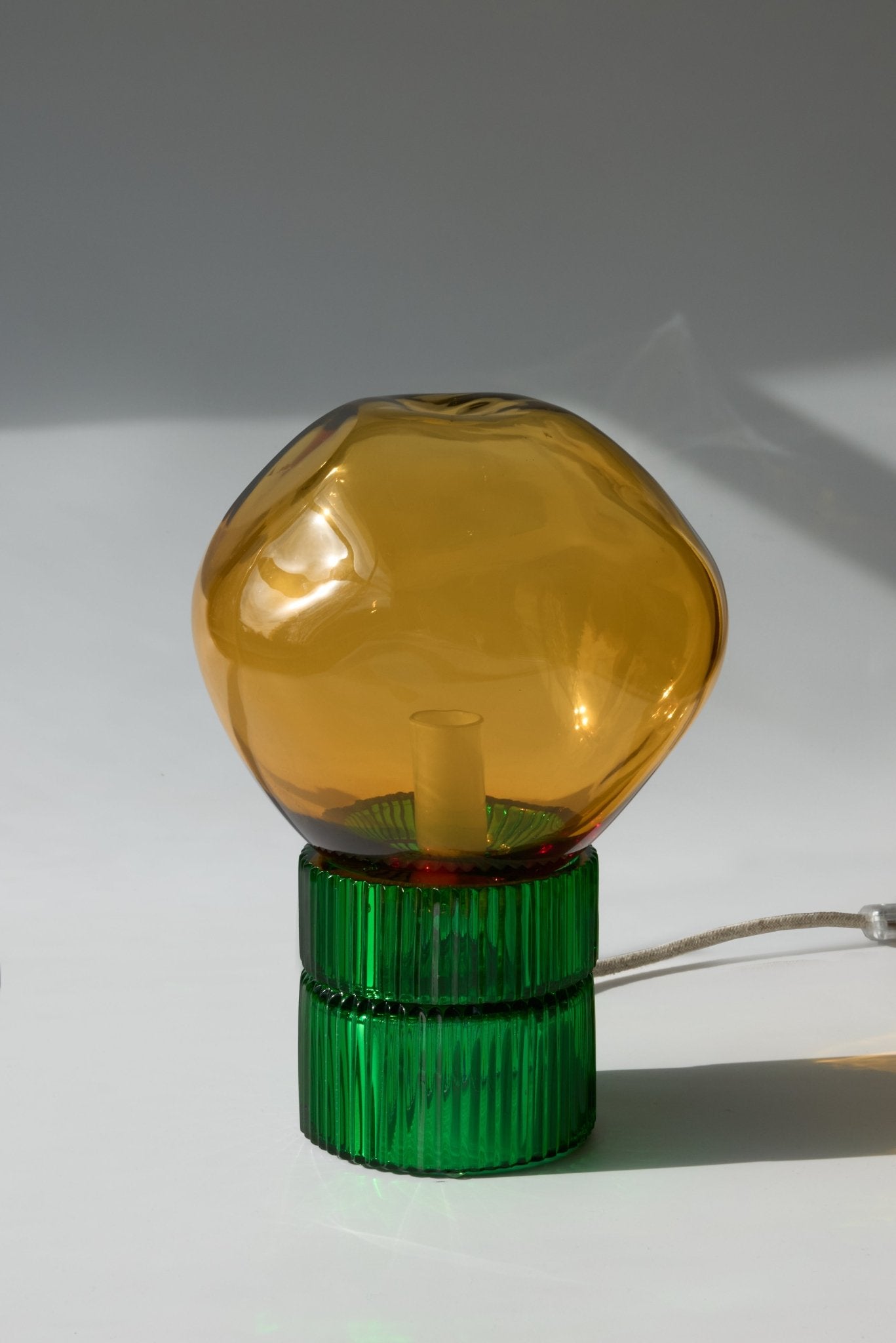 Lampe Tello en cristal soufflé et gravé à la main - STUDIO BOJOLA - La Maison MilanaiseTELLON - 8Vert et Ambre