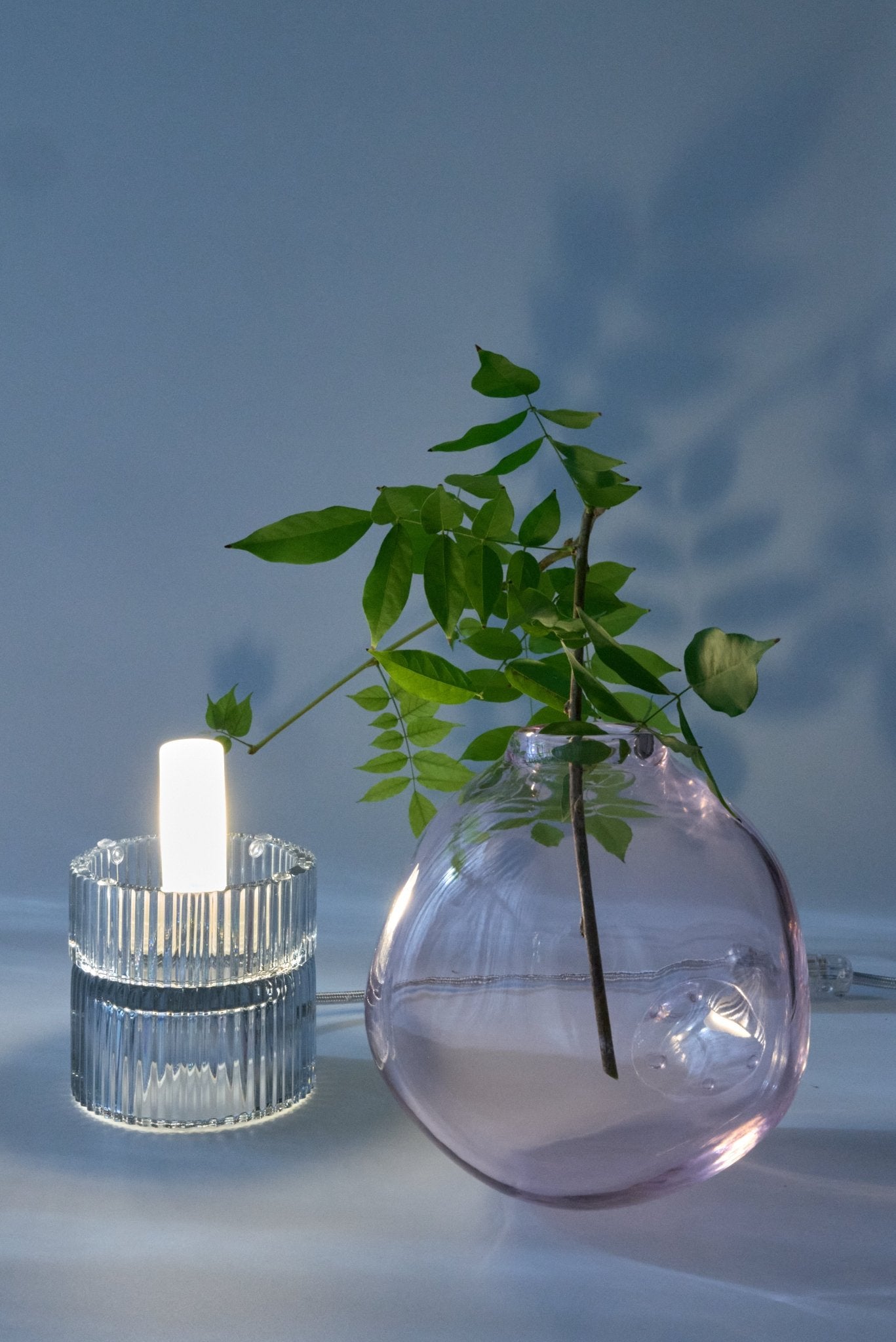 Lampe Tello en cristal soufflé et gravé à la main - STUDIO BOJOLA - La Maison MilanaiseTELLON - 4Gris et Rose