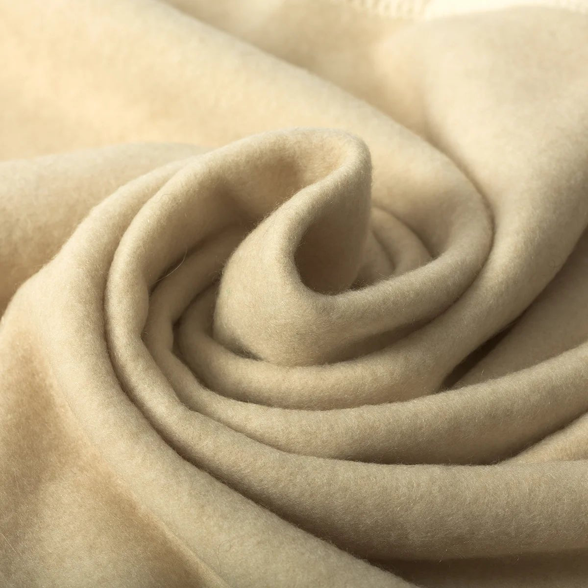 Plaid 100% Cachemire beige laine haute qualité française Verdon - MIDIPY - La Maison MilanaiseJUNIOR 180x240cm