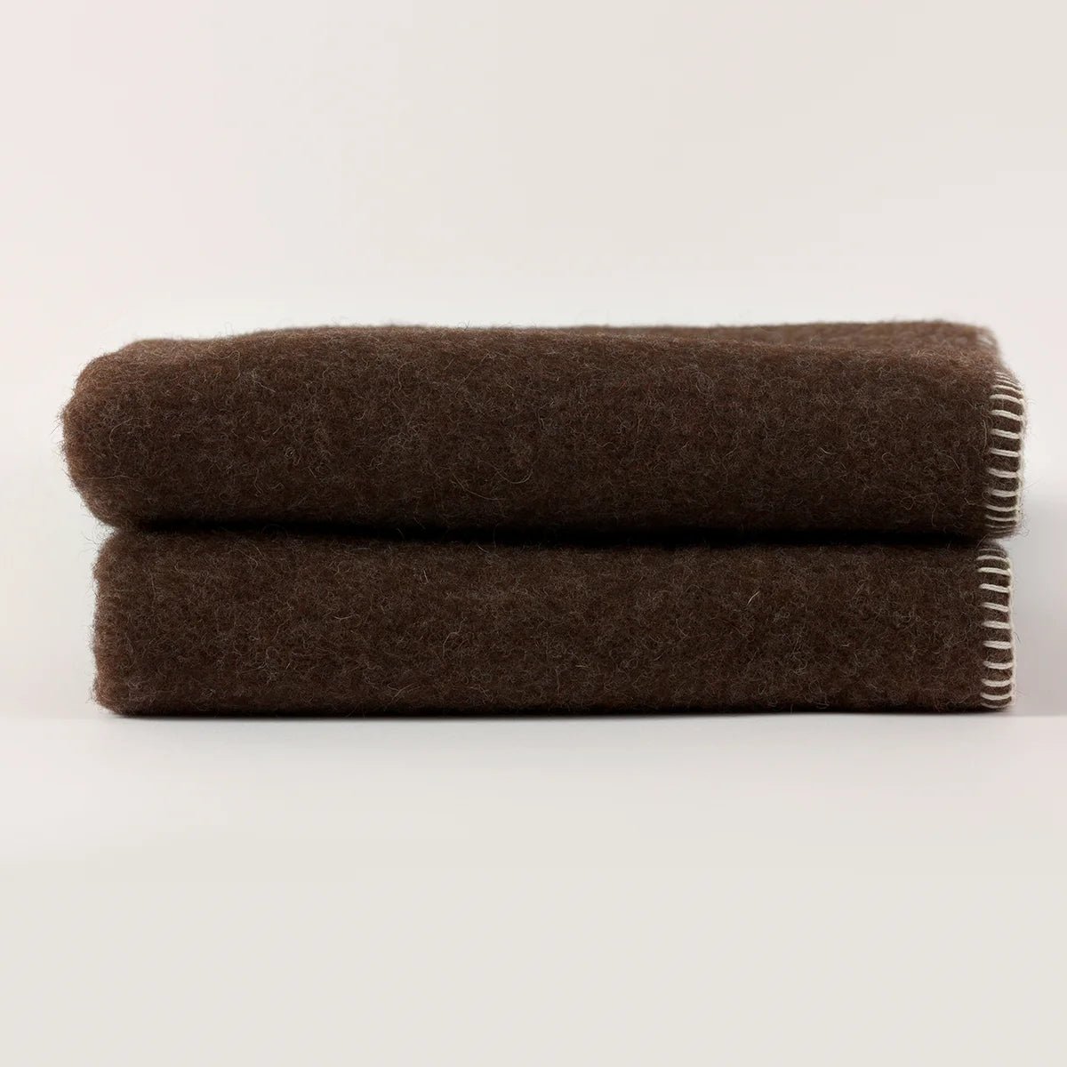 Plaid 100% Laine chocolat Maupas - MIDIPY - La Maison MilanaiseEcruSans porte - plaid