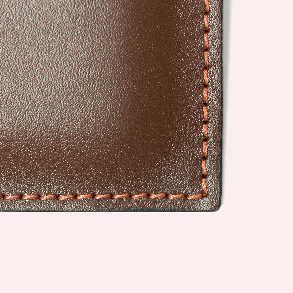Set de bureau en cuir chocolat - MIDIPY - La Maison MilanaiseSETBUREAUCHOCOMIDIPY