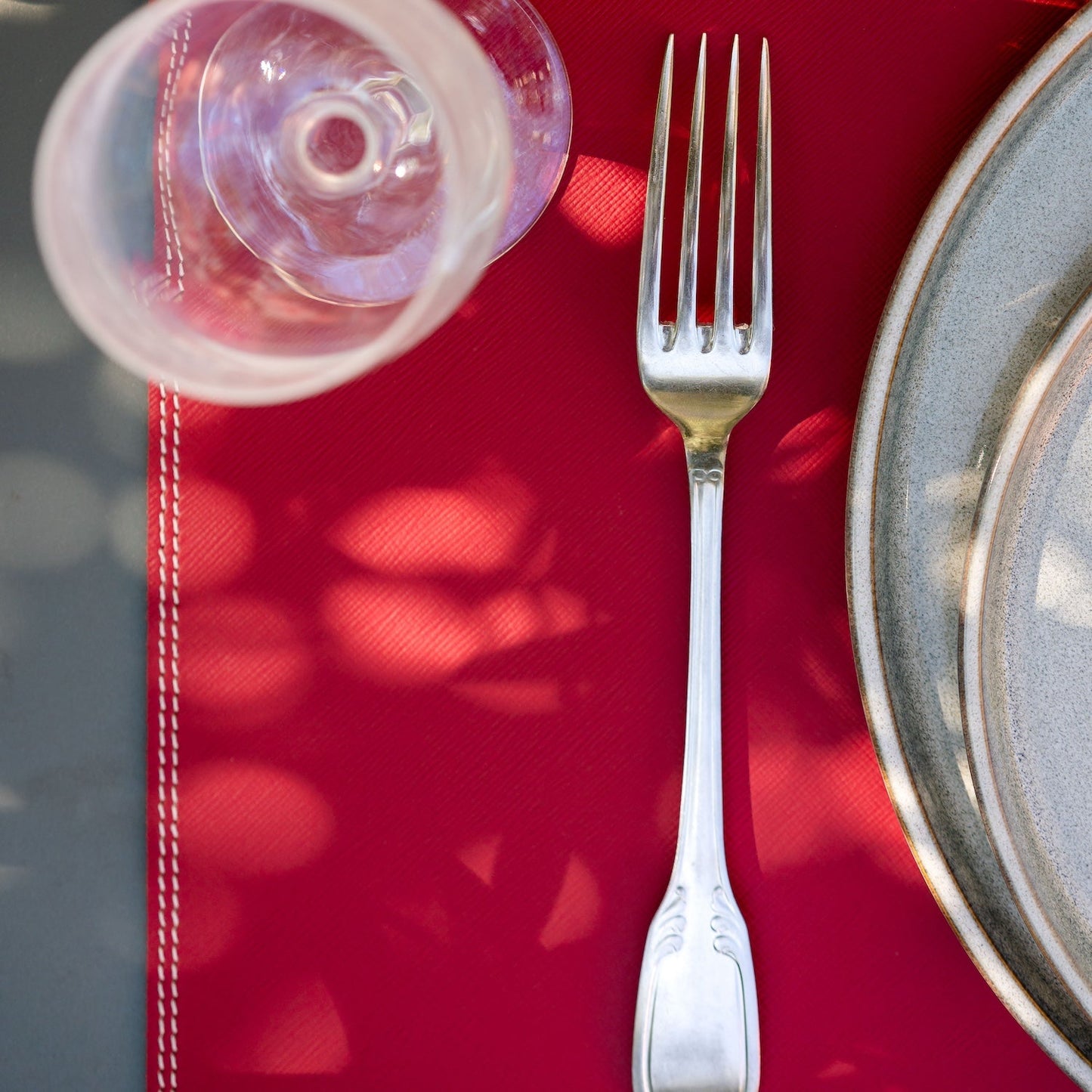 Set de table en cuir Gassin - MIDIPY - La Maison MilanaiseSETDETABLEGASSIN - 2Carmin