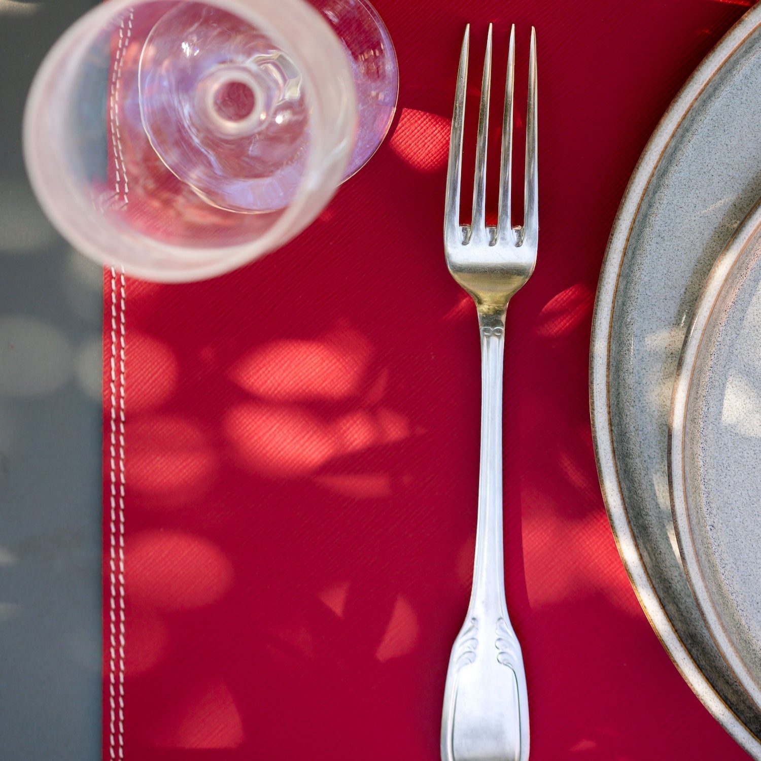 Set de table en cuir Gassin - MIDIPY - La Maison MilanaiseSETDETABLEGASSIN - 2Carmin