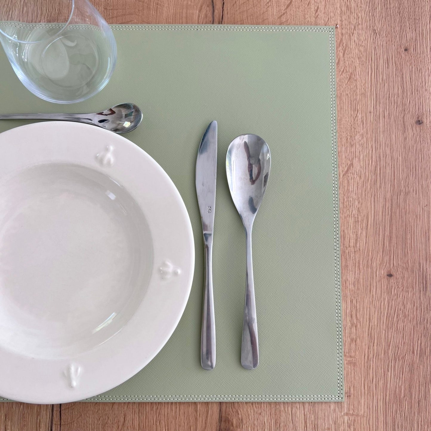 Set de table en cuir Gassin - MIDIPY - La Maison MilanaiseSETDETABLEGASSINVERTVert Lichen