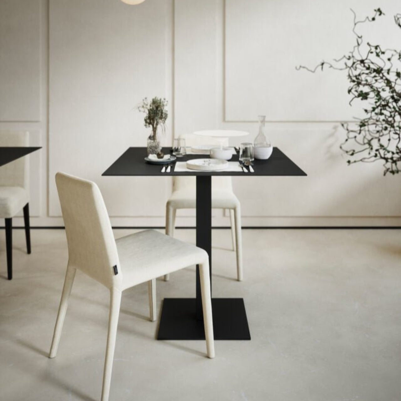 Table BISTROT – Métal noir ou céramique Venice Ivory – IMPERIAL LINE - La Maison MilanaiseBISTROT - 1Métal Noir60x60cm
