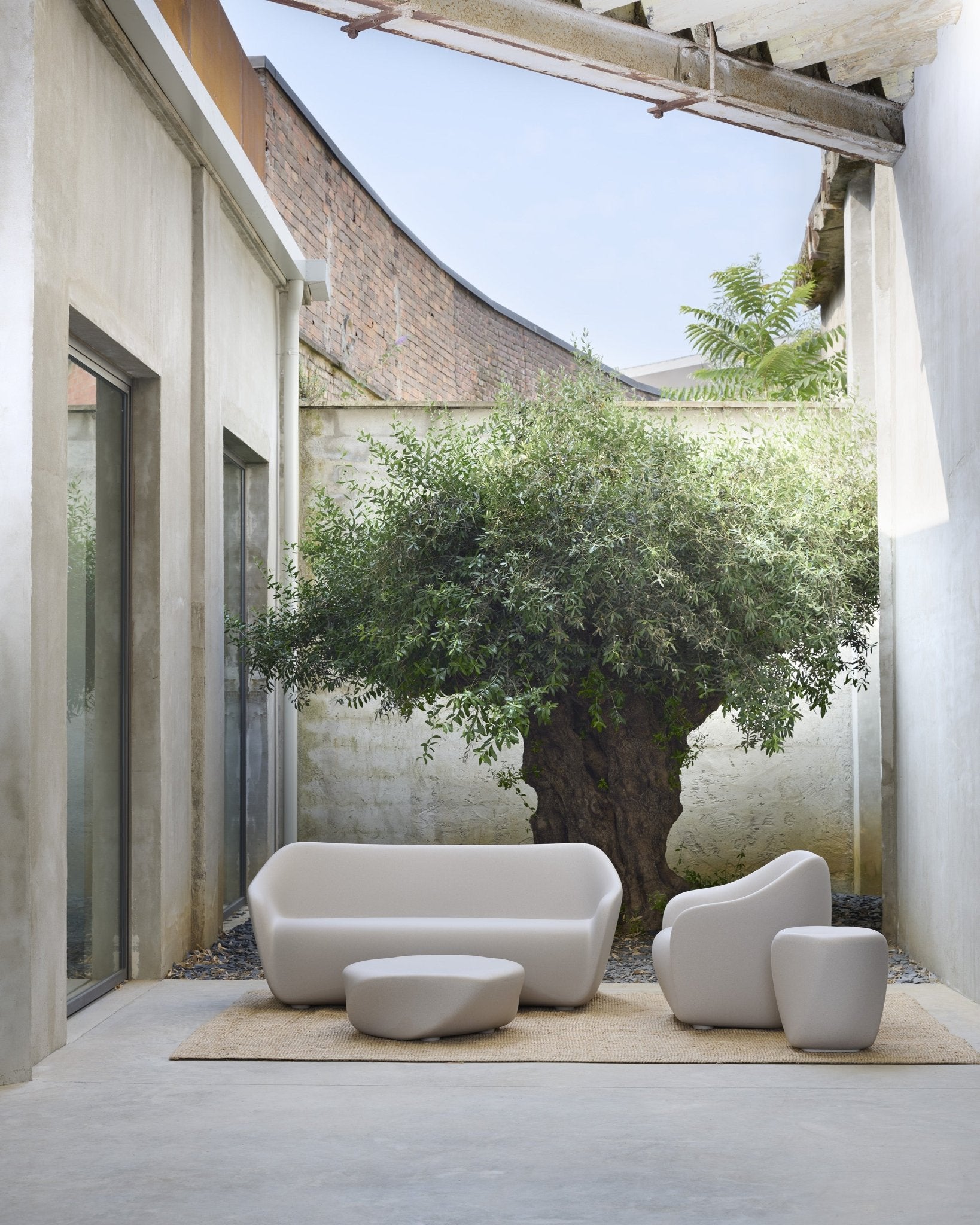 Table d'appoint Reborn – Design recyclé et responsable - SLIDE - La Maison MilanaiseREBORNTABLE401Gris clair