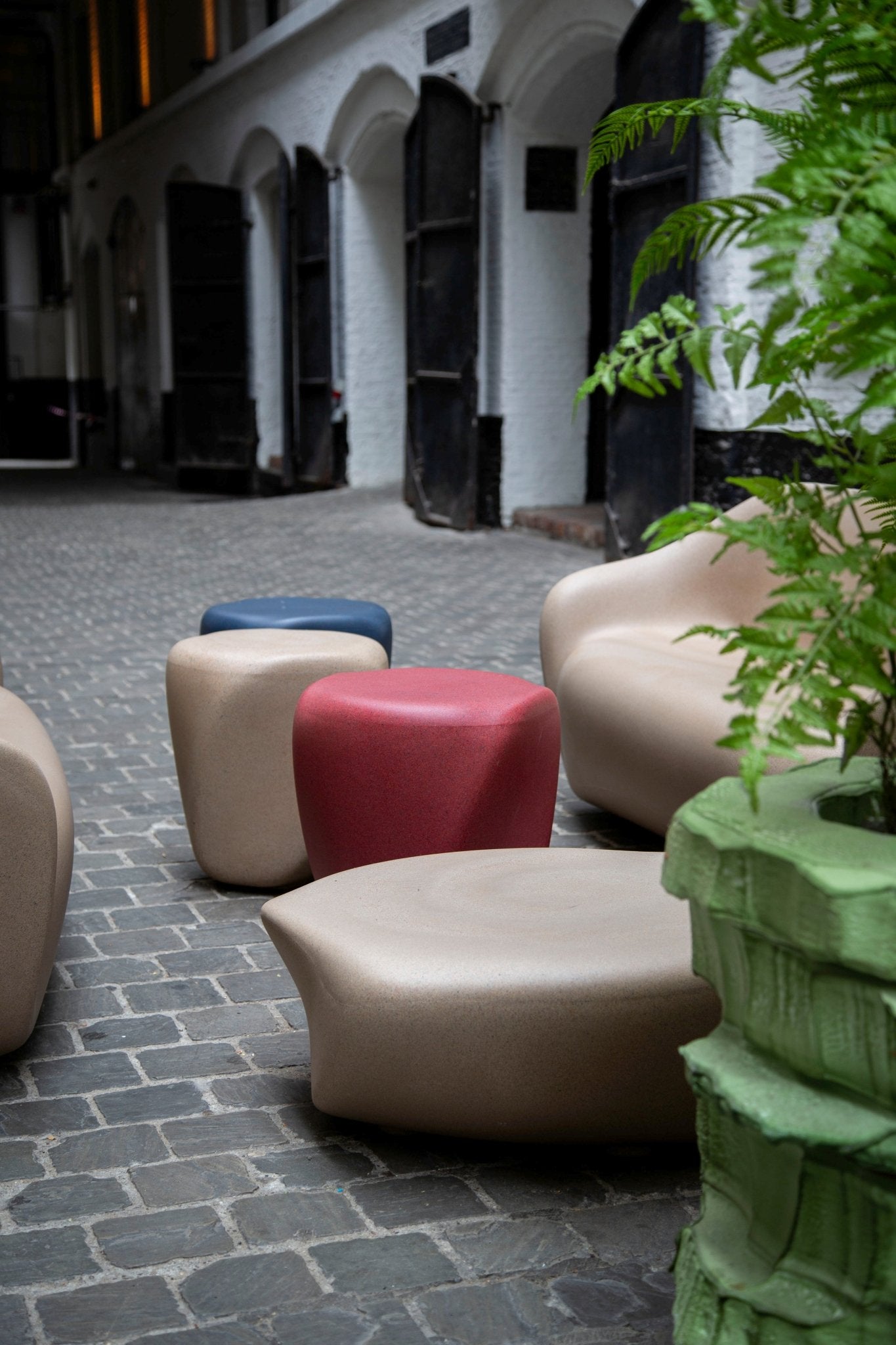 Table d'appoint Reborn – Design recyclé et responsable - SLIDE - La Maison MilanaiseREBORNTABLE405Violet
